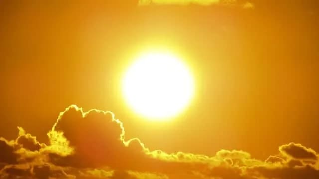 Picture of the sun to show how uv rays can damage a fence