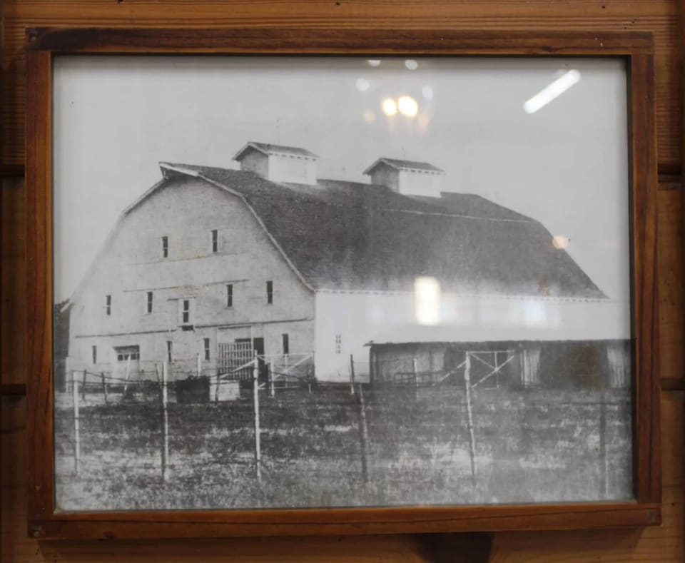 picture of the historic barn in yukon ok